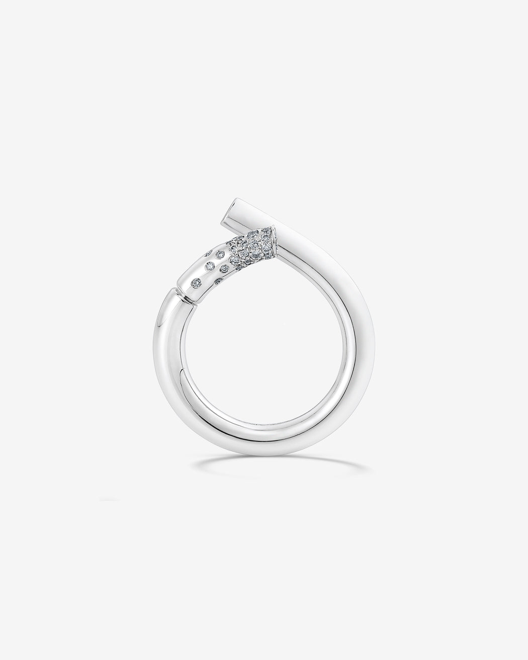 Oera ring 18k Fairmined white gold and diamonds, Tabayer ethical fine jewelry
