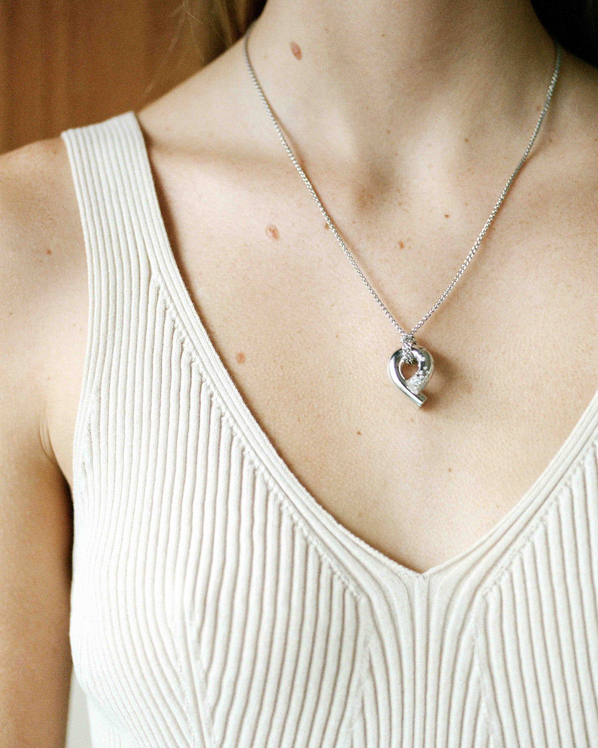 Medium Oera Pendant