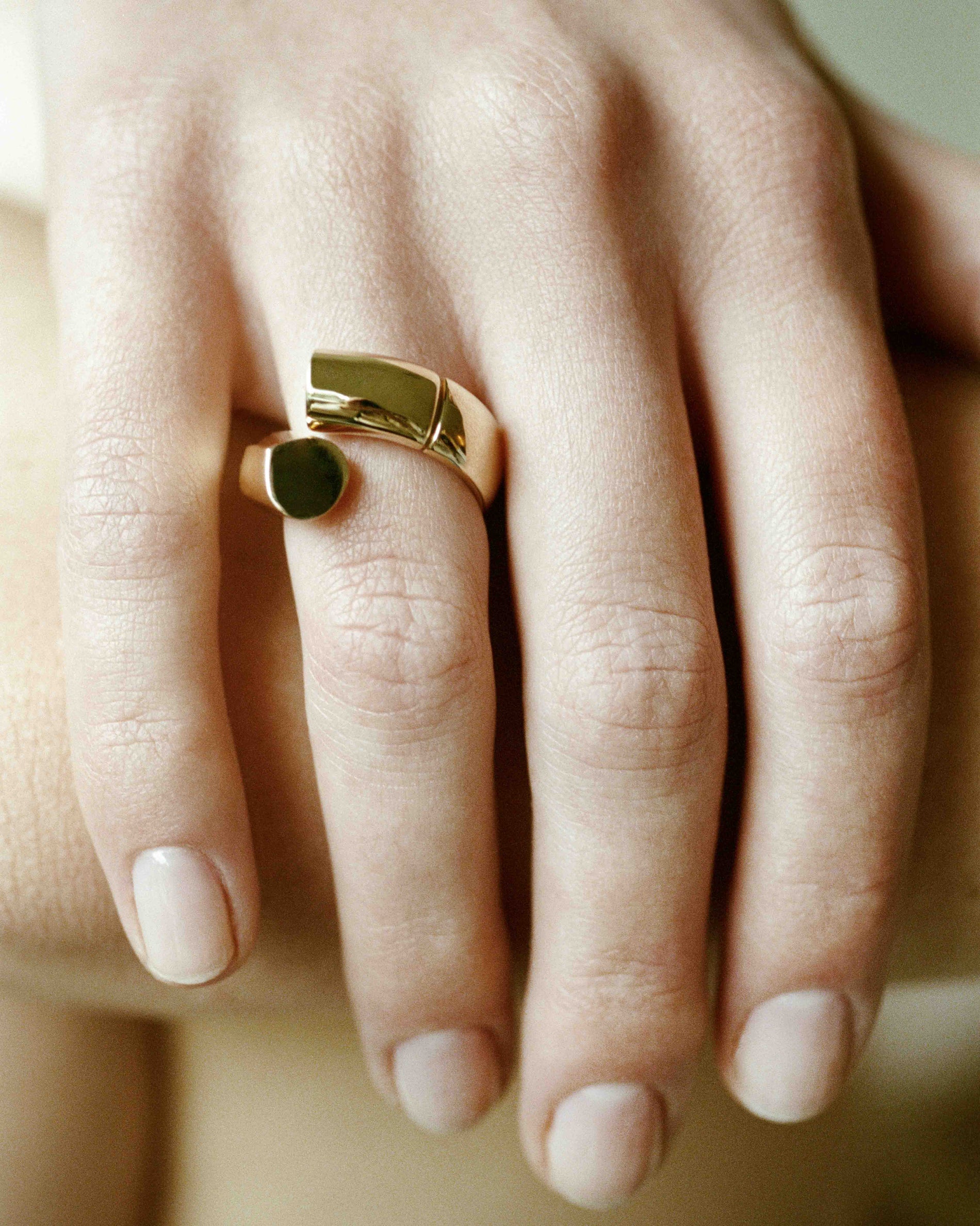 Oera ring