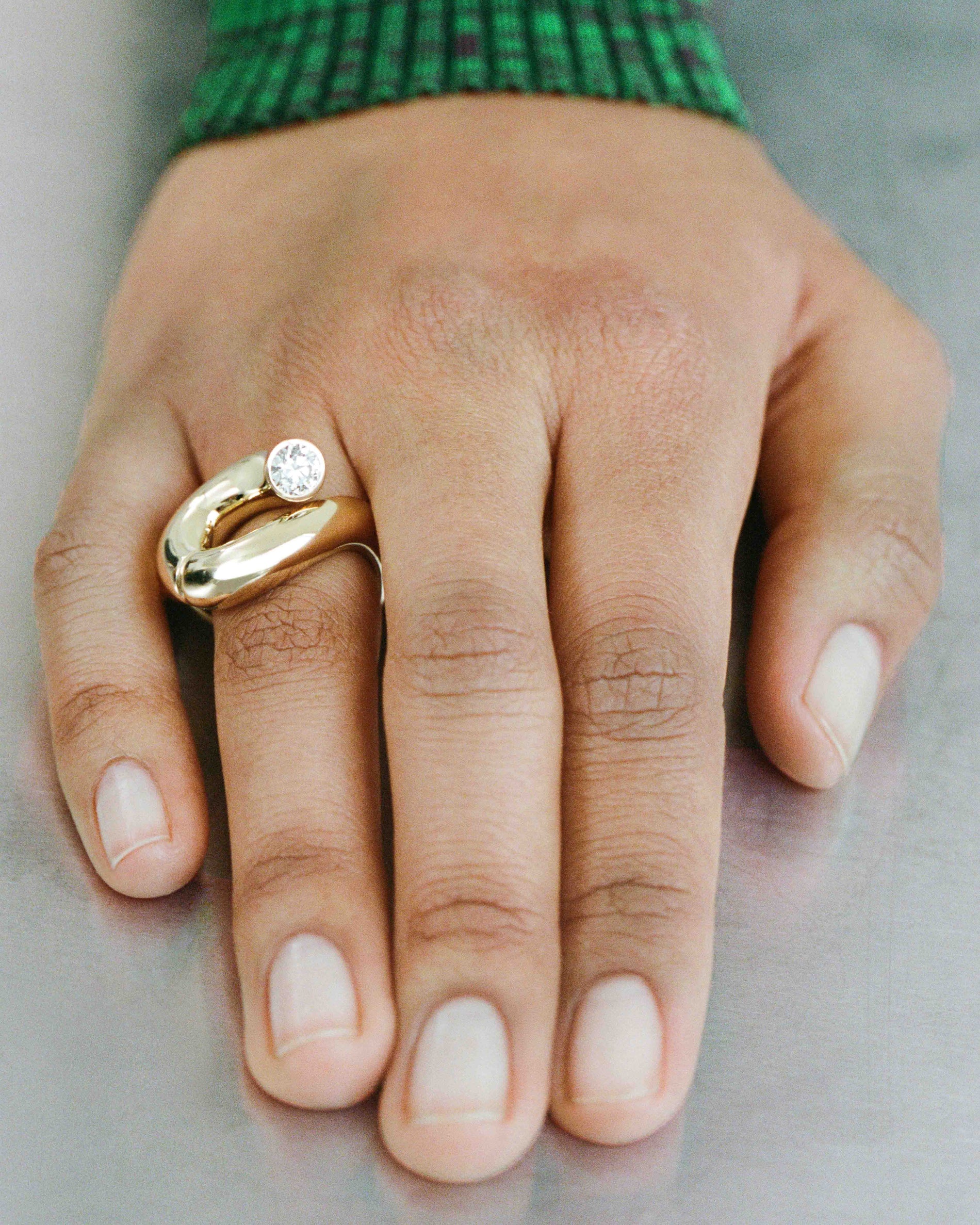 Knot ring
